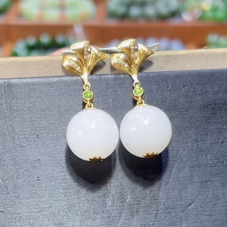 和田玉新疆山流水羊脂白玉耳钉耳坠18k金镶嵌（珠子款）