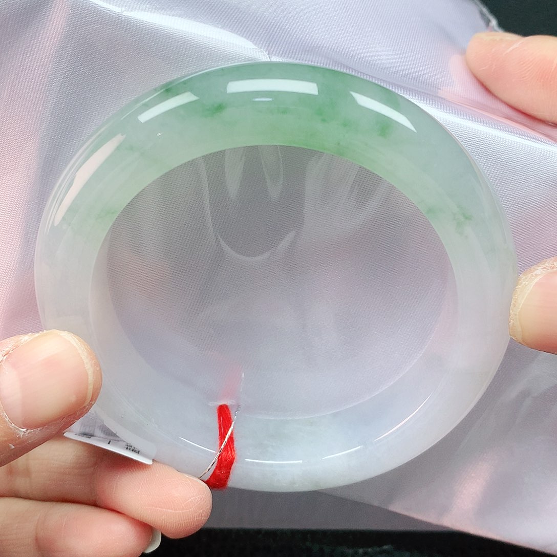 翡翠手镯未镶嵌55圈