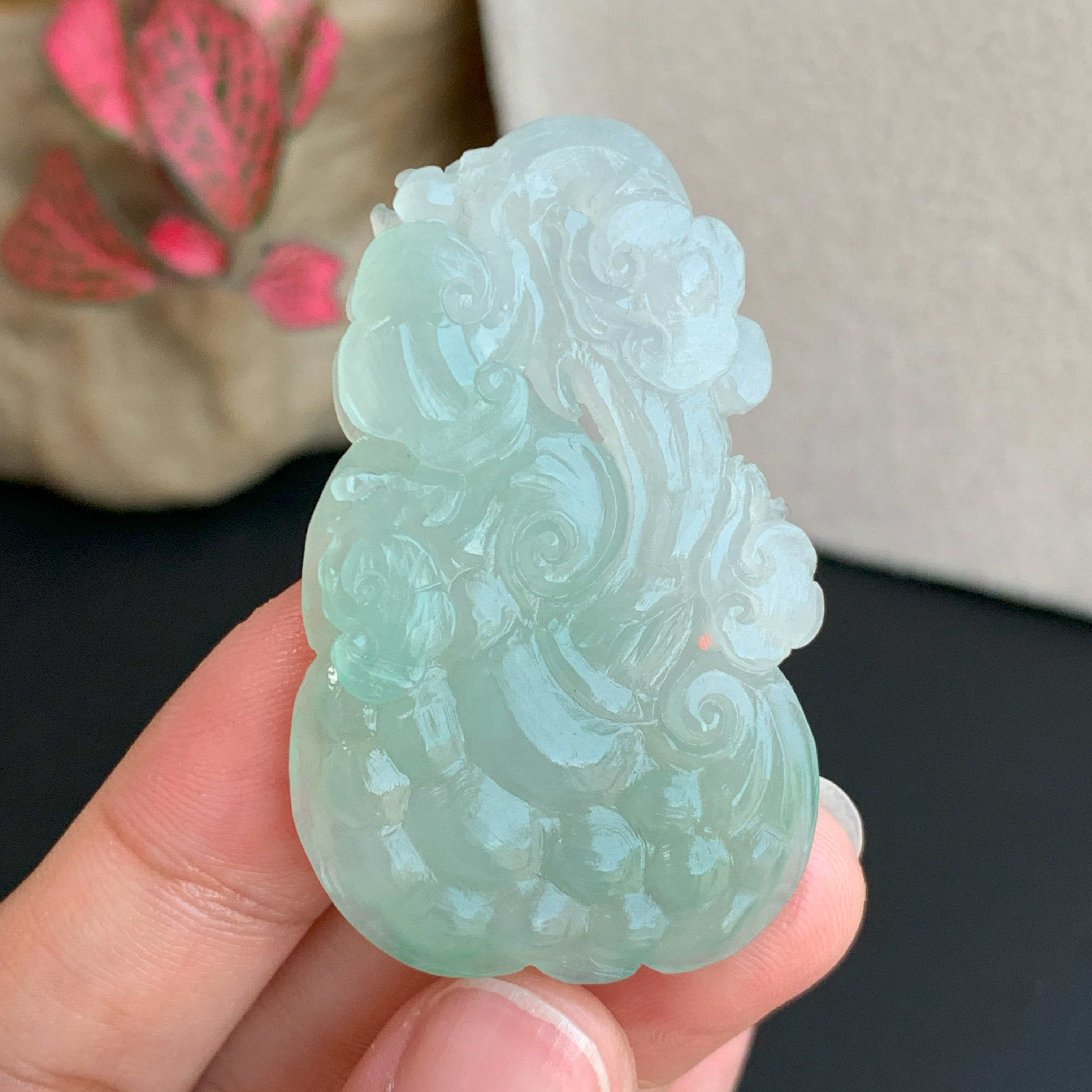 【自然光实拍】清澈 天然翡翠A货冰绿灵芝如意吊坠 定制毛货未抛光