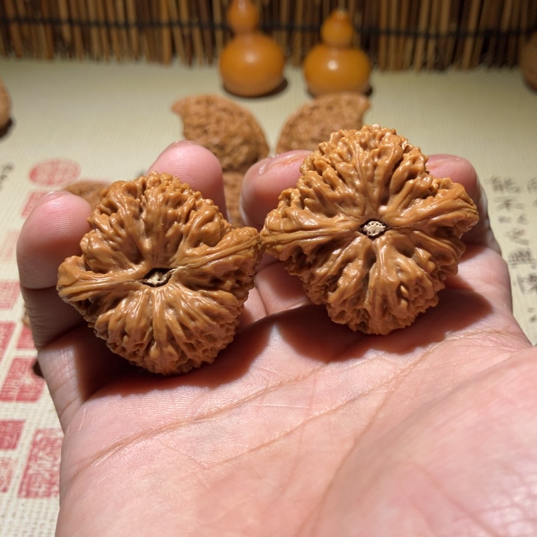 文玩核桃把件奔***叔39尺全品高炮三角疆凹底涿鹿南疆石