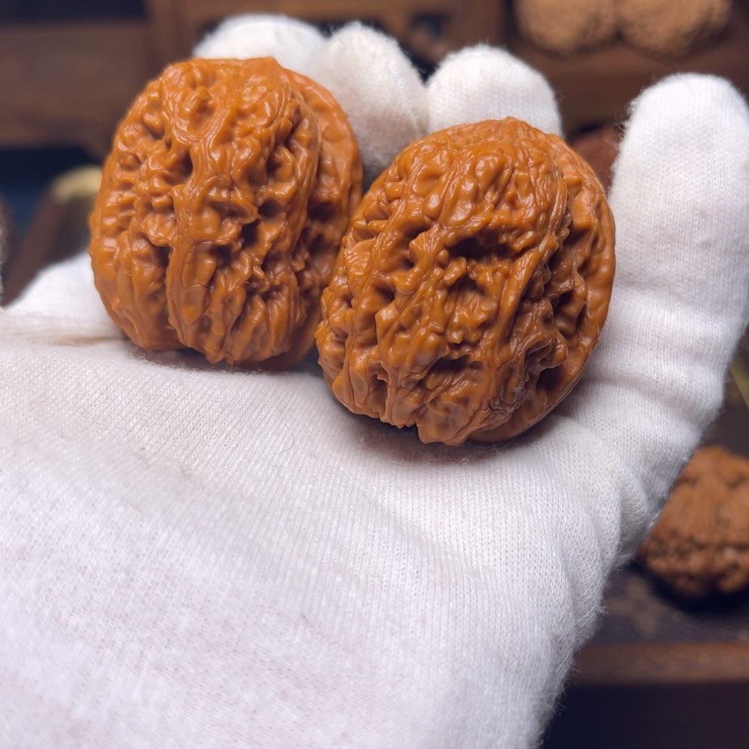 文玩核桃吊坠小**?西北