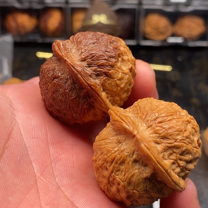 吊坠文玩核桃铁绣球