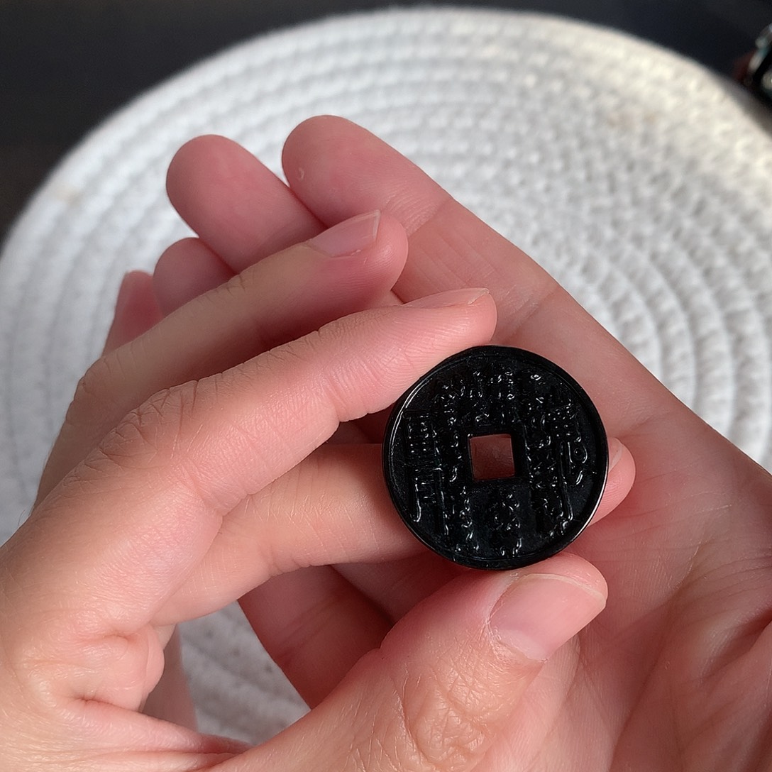 翡翠未镶嵌颈饰山鬼