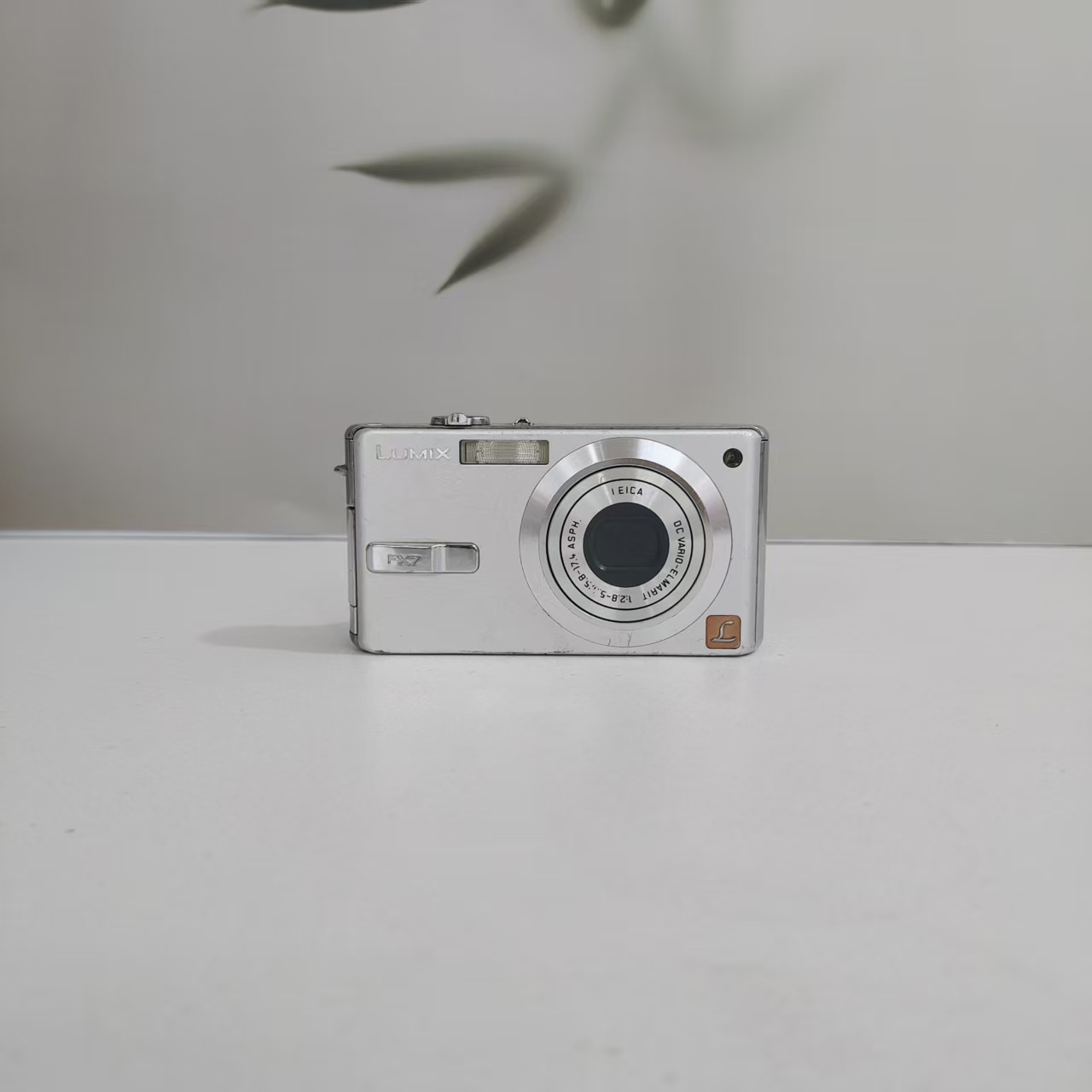 9新 Panasonic/松下 FX7 银色ccd相机日版700万像素3倍变焦