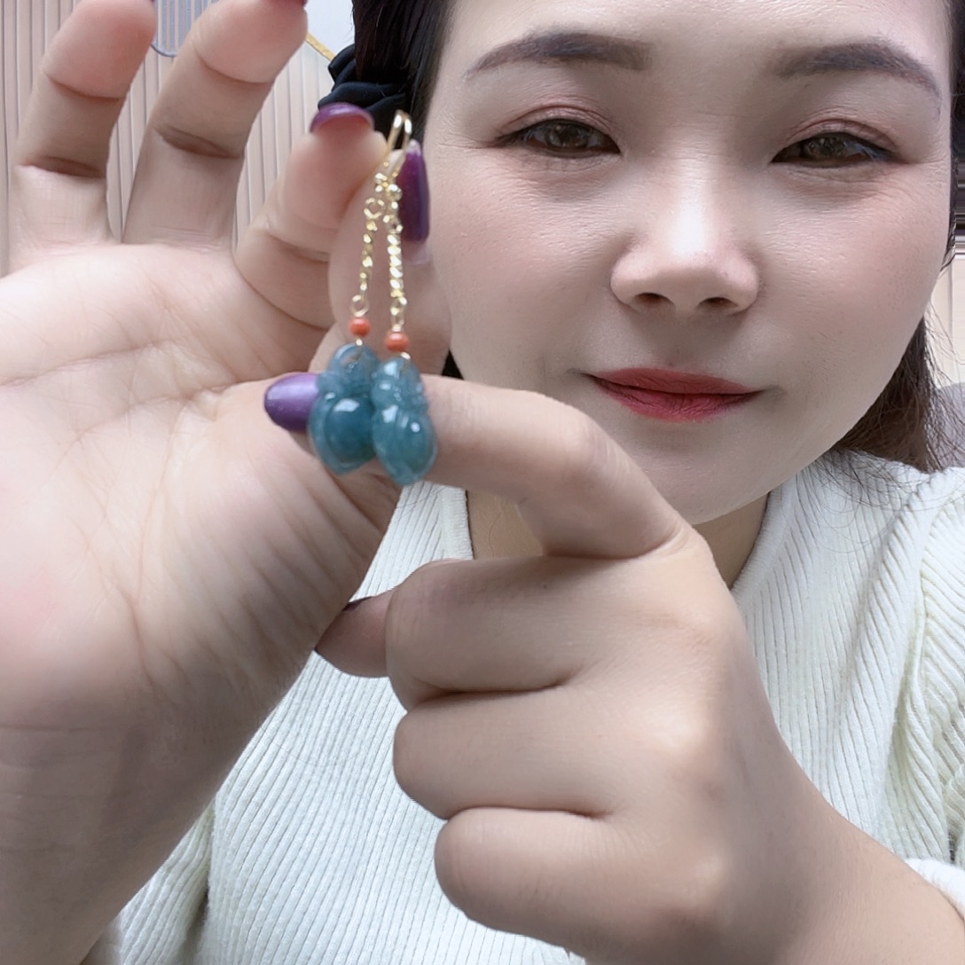 翡翠未镶嵌颈饰耳坠