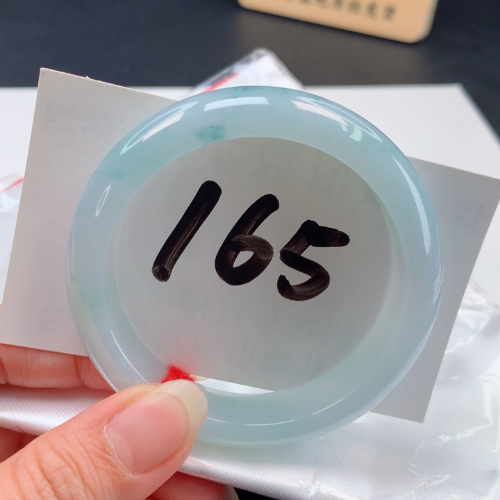 翡翠手镯未镶嵌冰