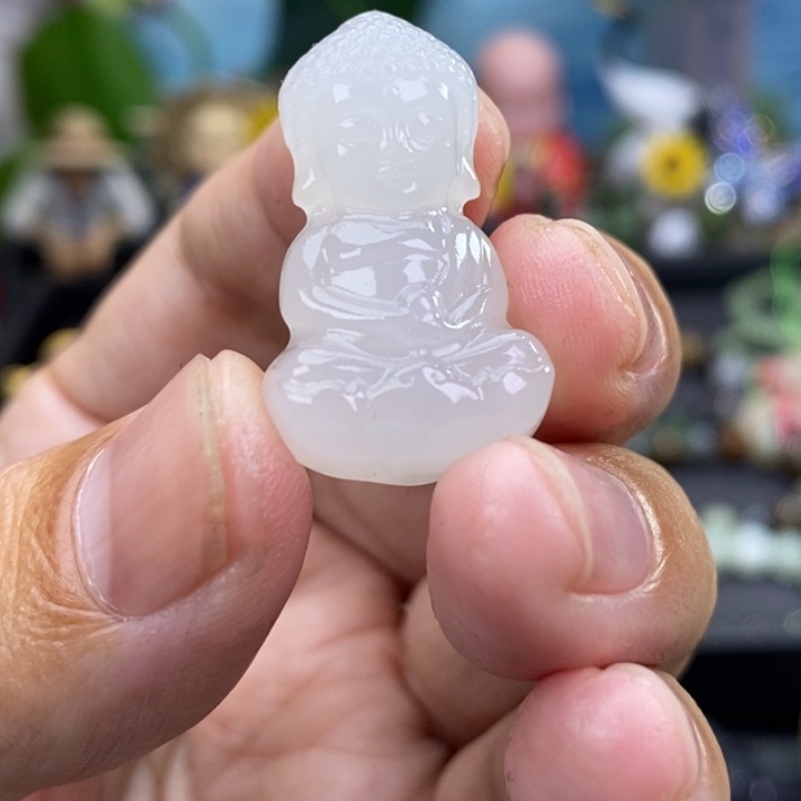 安***子和田玉未镶嵌颈饰