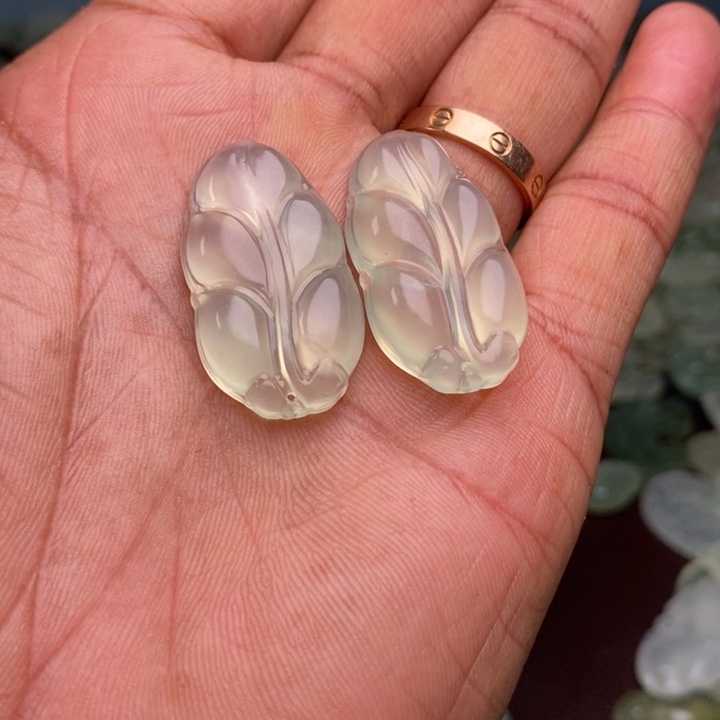 蛇纹石玉合金颈饰饕***~81