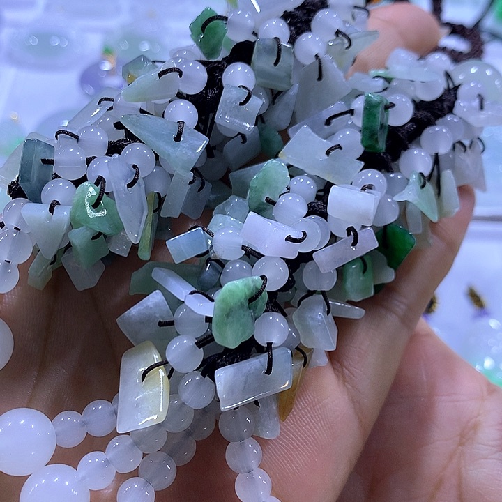 翡翠未镶嵌颈饰天然翡翠A货车挂多样性发货发其一