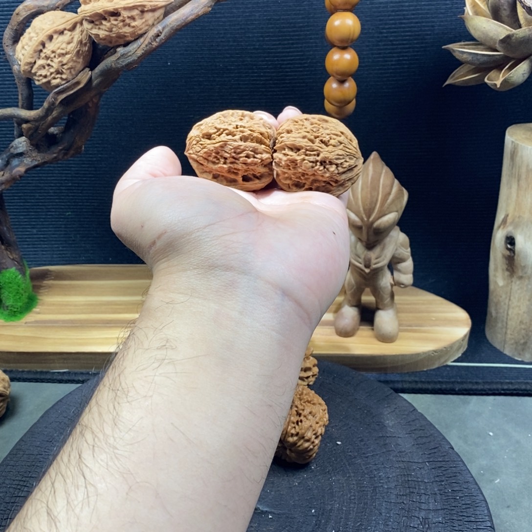 在外奔波劳累一上午时间的人已经没有那么