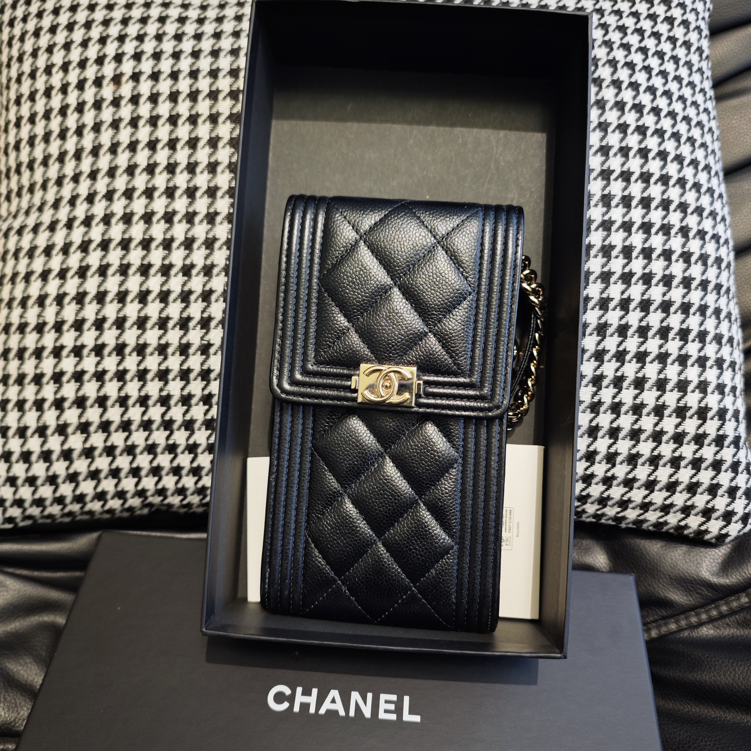 99新 Chanel/香奈儿 奢品阁/香奈儿黑金手机包31开