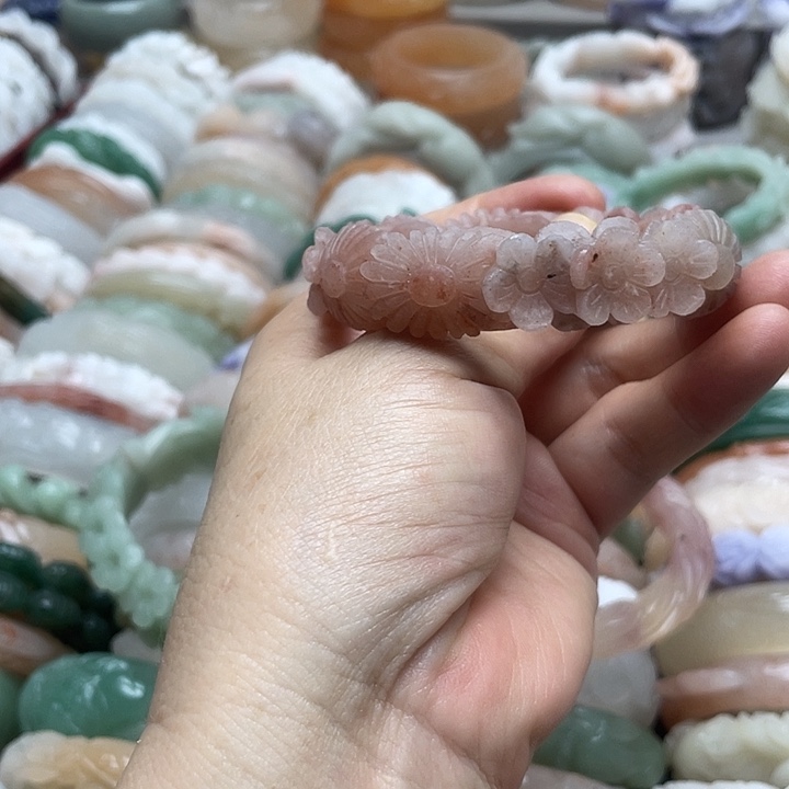 石英岩玉手镯未镶嵌