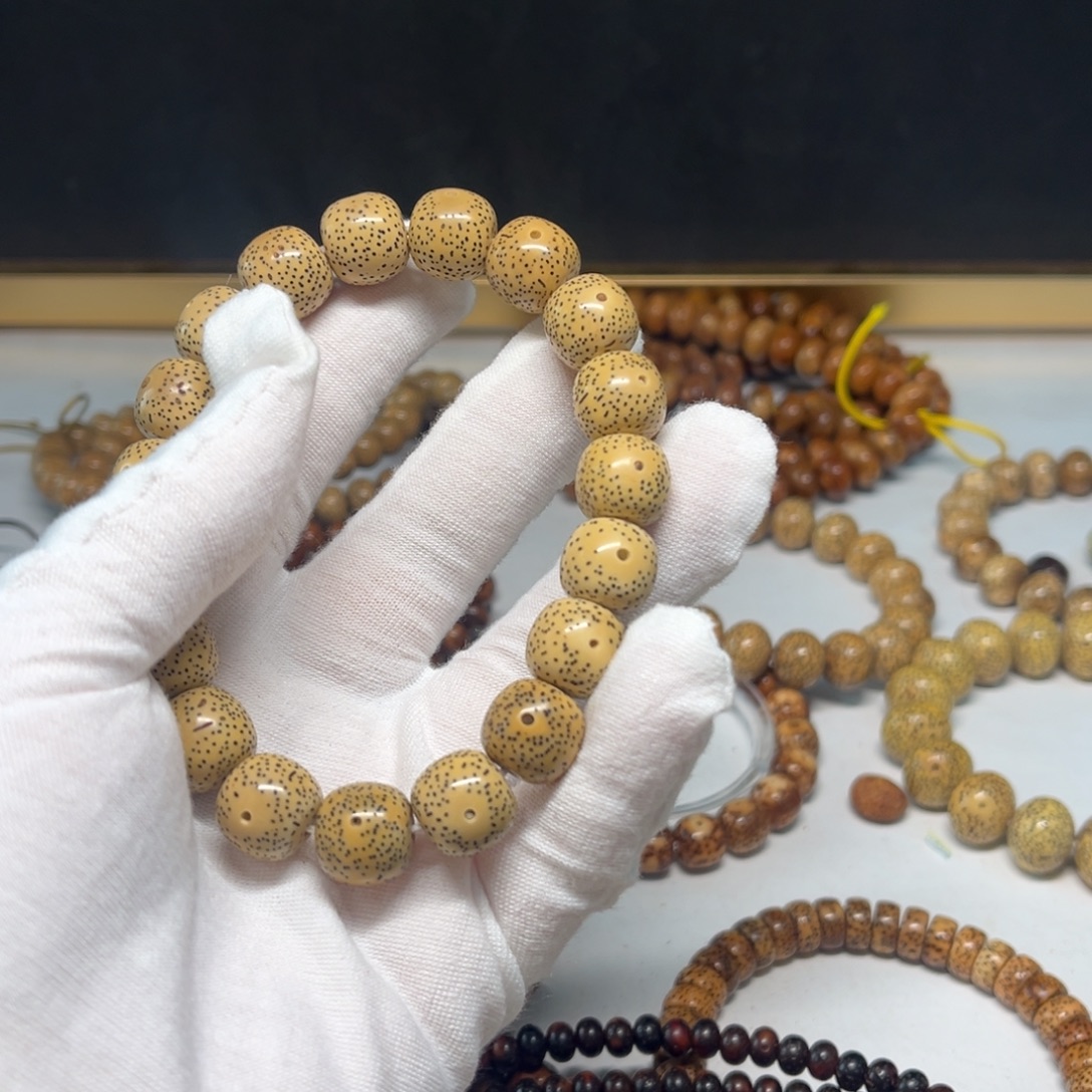 L***z星月菩提吊坠1312正月老型