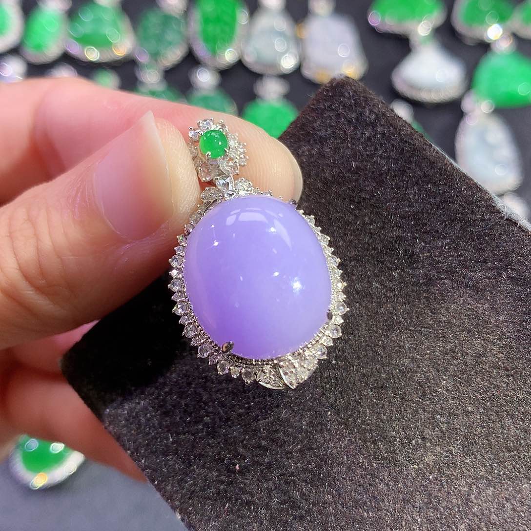 翡翠18K金镶嵌吊坠(赠链)