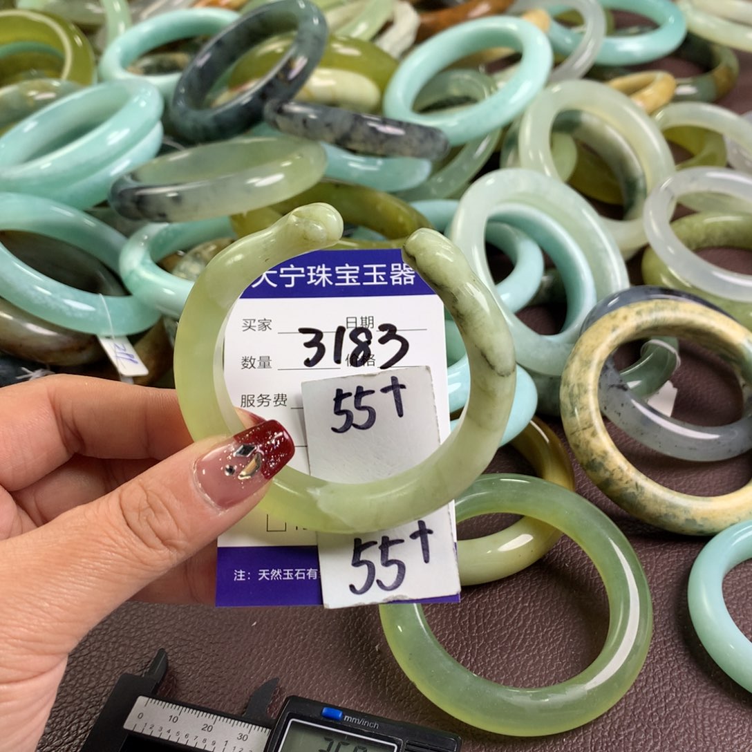 蛇纹石玉手镯未镶嵌3183