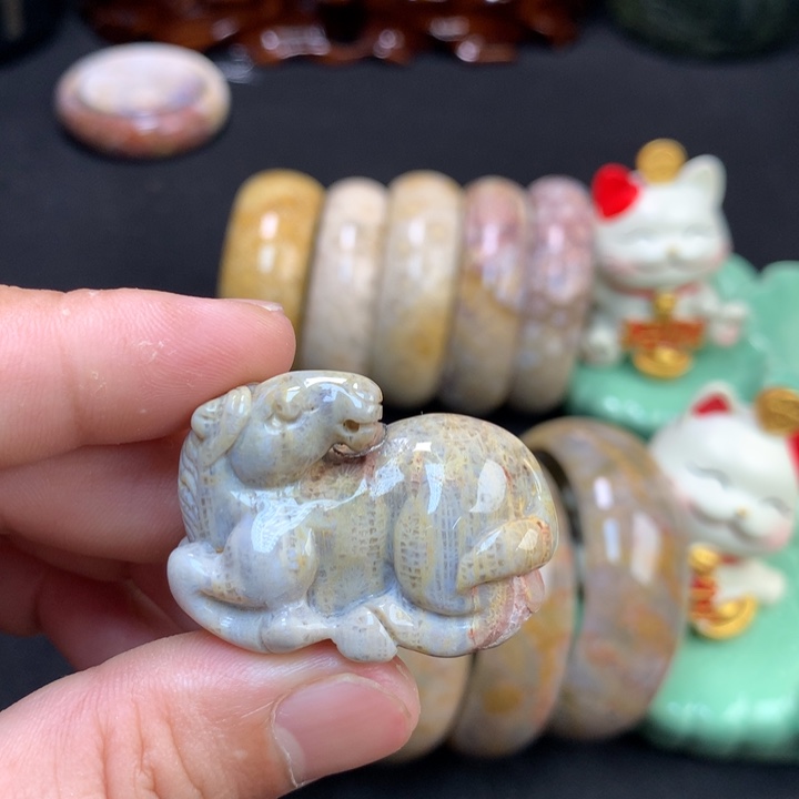 硅化珊瑚（珊瑚玉）手镯未镶嵌
