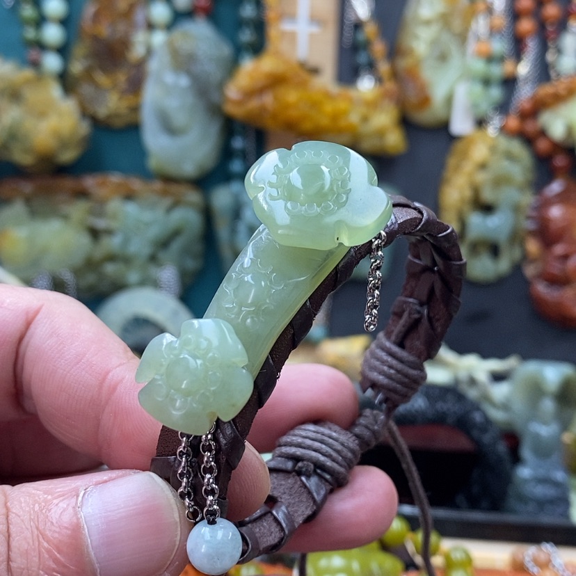 【闪购商品】蛇纹石玉手牌未镶嵌