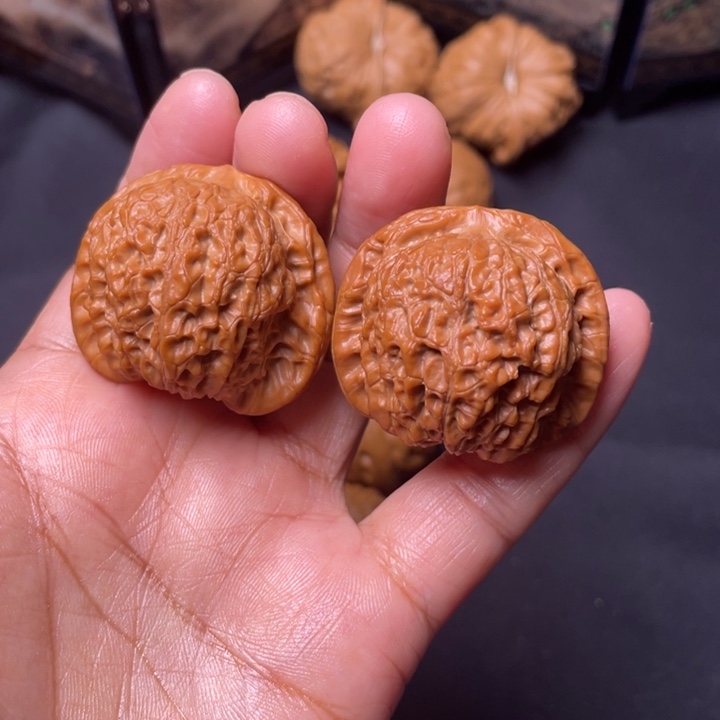 文玩核桃把件37血麒麟