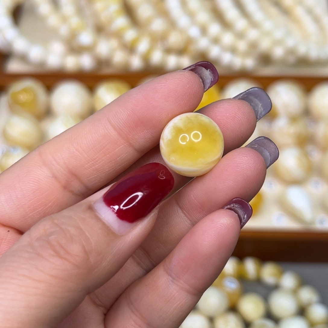 琥珀裸石未镶嵌14.9金白虎皮