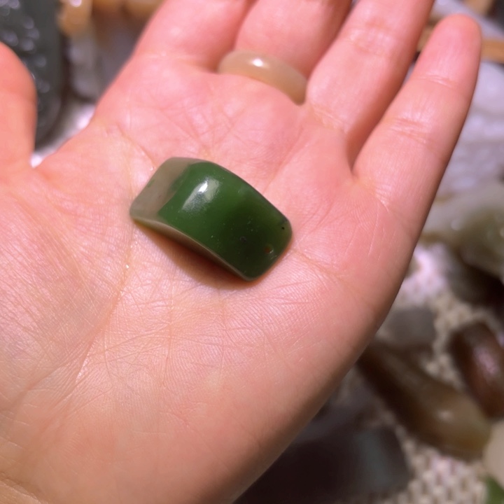 和田玉未镶嵌珠宝半成品