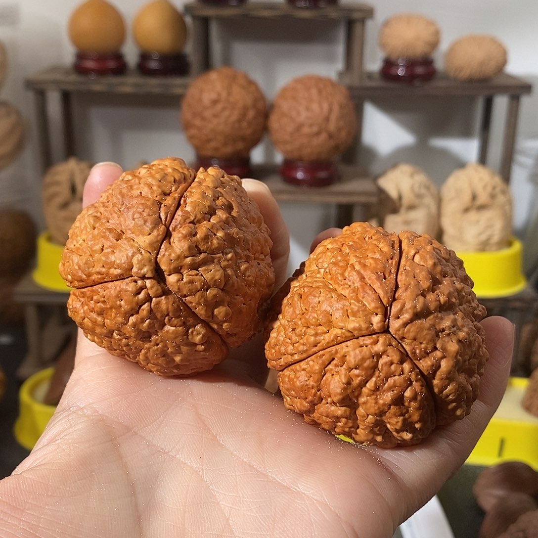 吊坠文玩核桃三瓣脑纹金刚练手微色不退不换不接受中差评5159