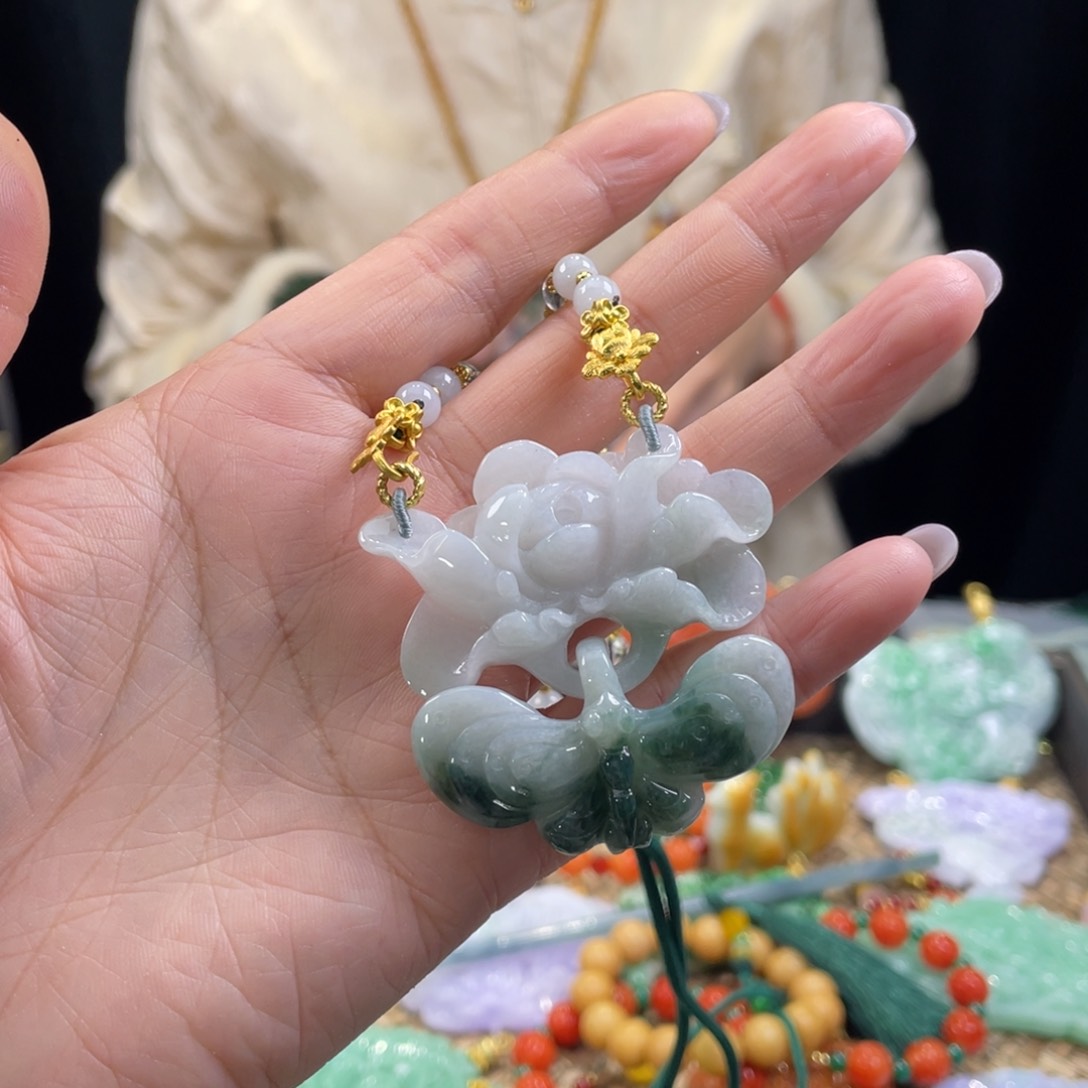 翡翠颈饰未镶嵌代编织