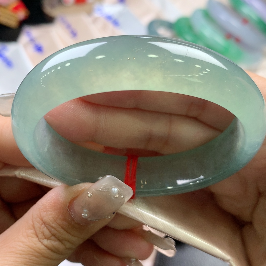 翡翠未镶嵌手镯54.8贵妃