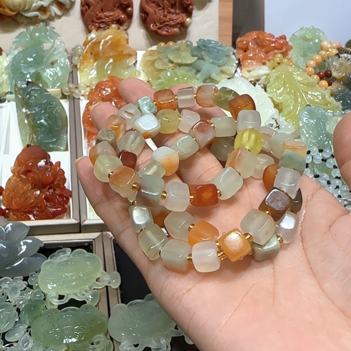 蛇纹石玉未镶嵌吊坠