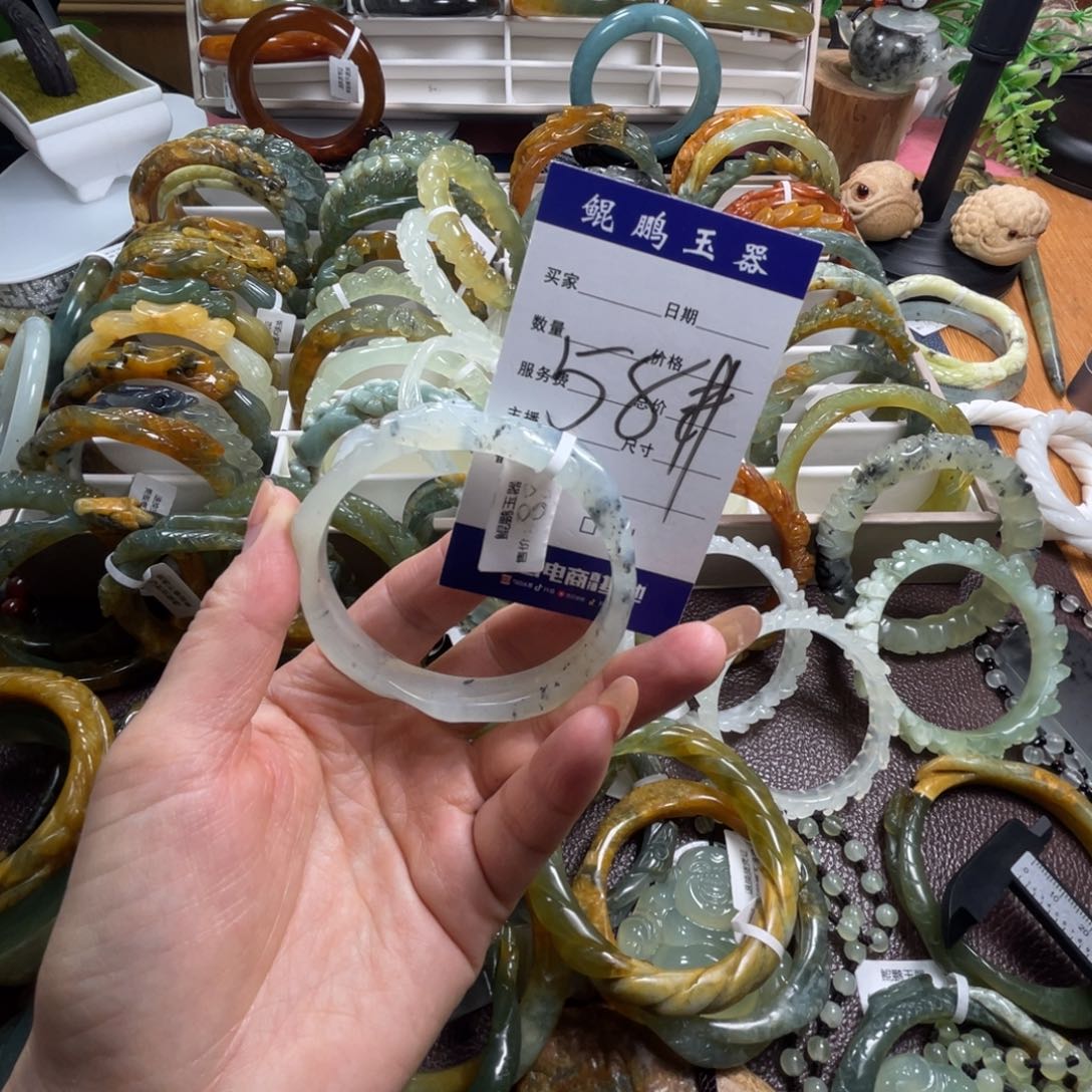 未镶嵌蛇纹石玉手镯