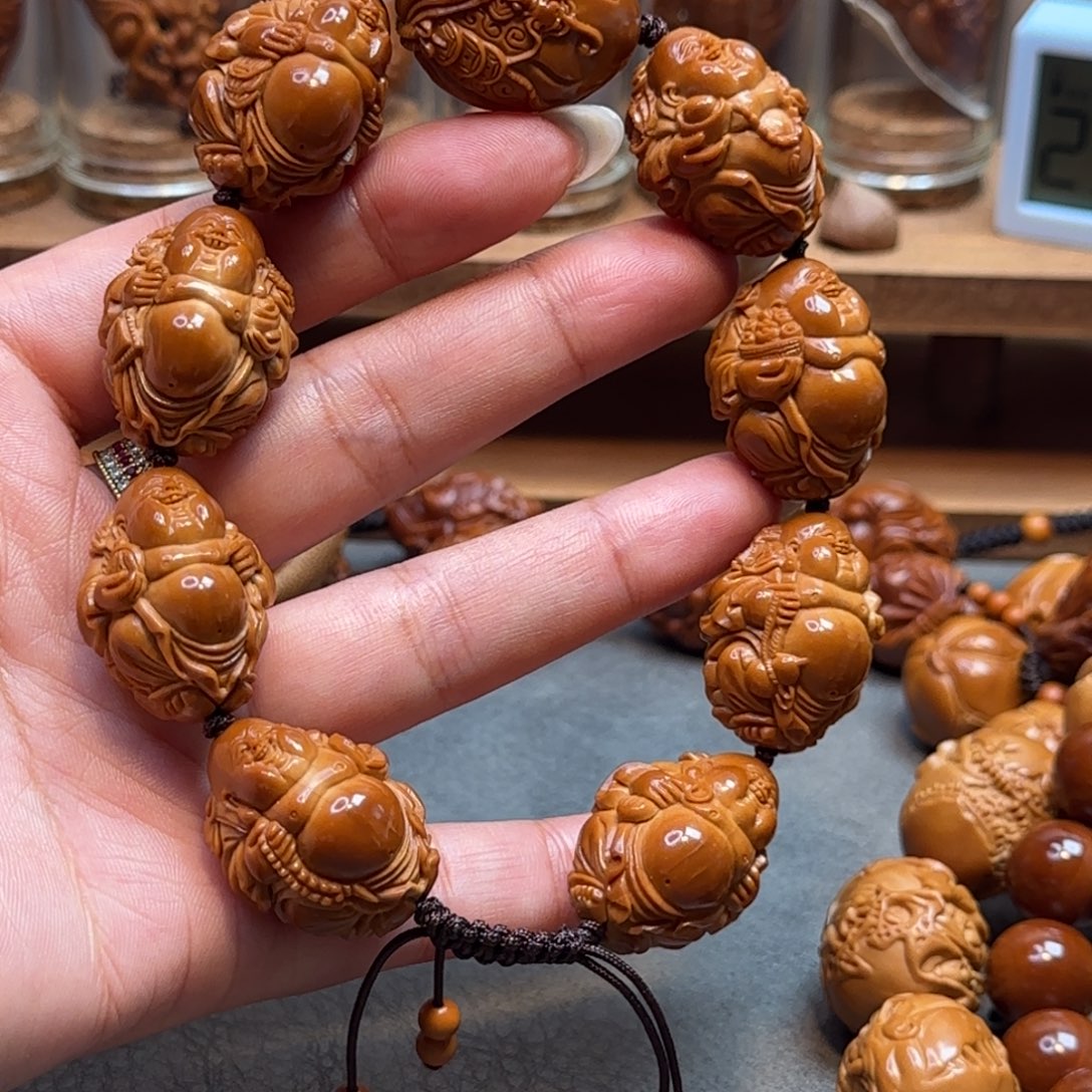 吊坠橄榄核龙弥勒