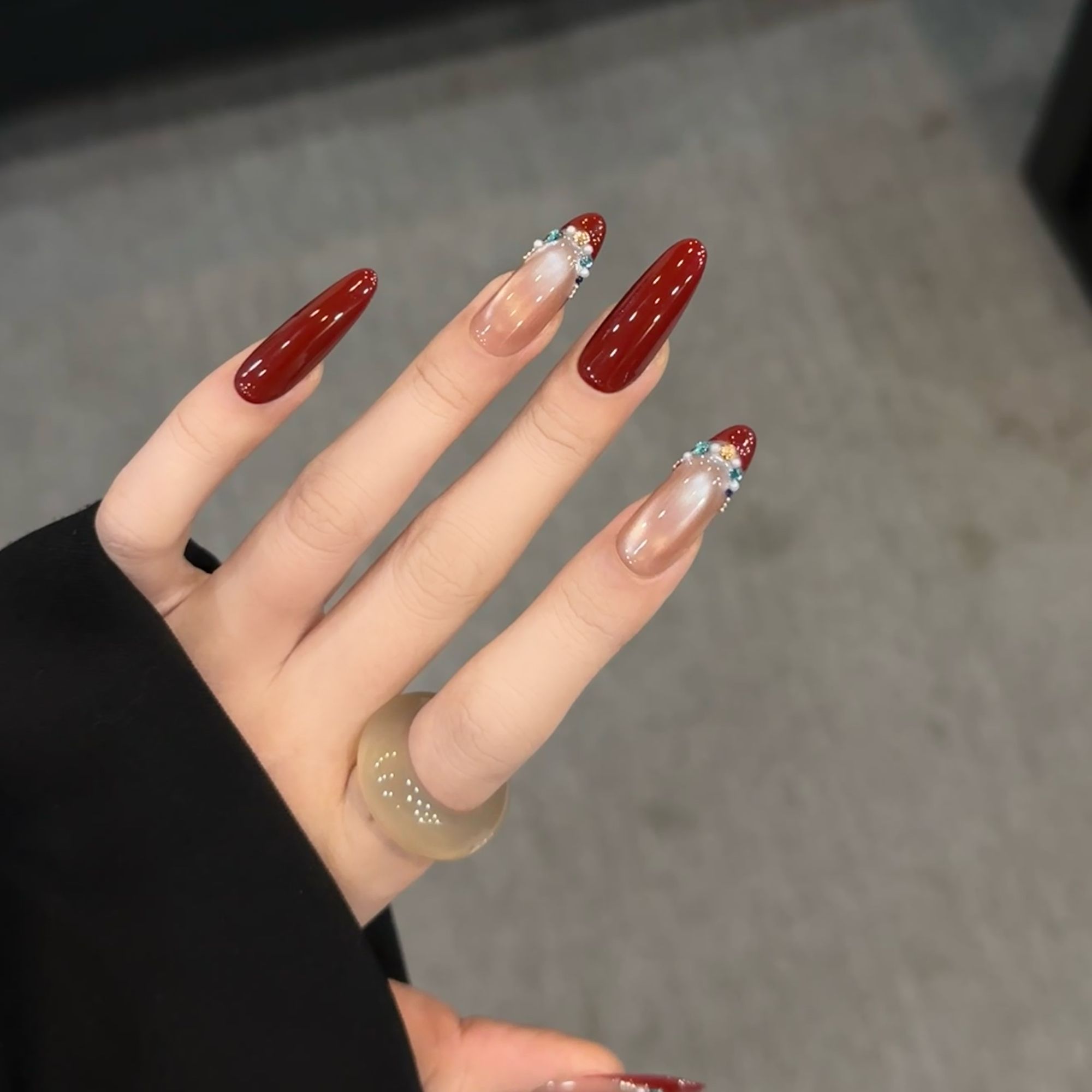 在逃公主 ----新年红御姐显白高定纯手工穿戴甲