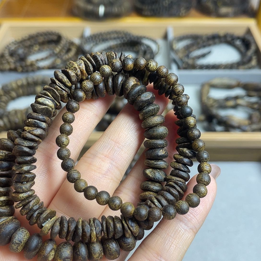 葫***记沉香沉香碎屑棋楠沉香老料三串