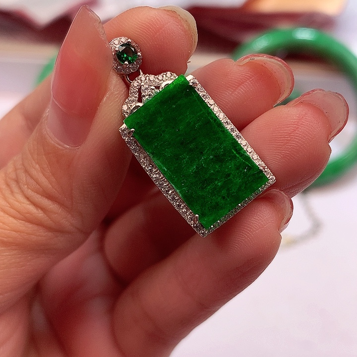 翡翠颈饰银S925镶嵌翡翠