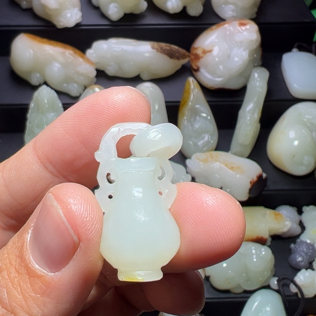 和田玉未镶嵌颈饰