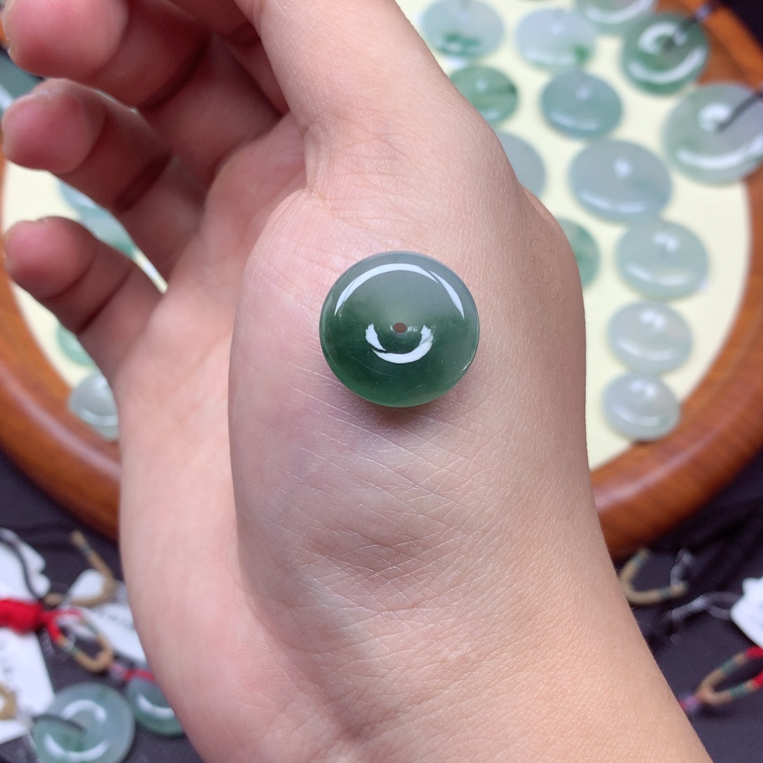 翡翠未镶嵌颈饰吊坠18.3/5.6mm