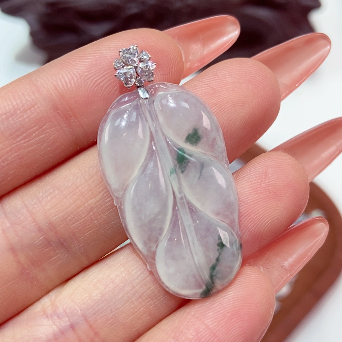 翡翠未镶嵌颈饰叶子