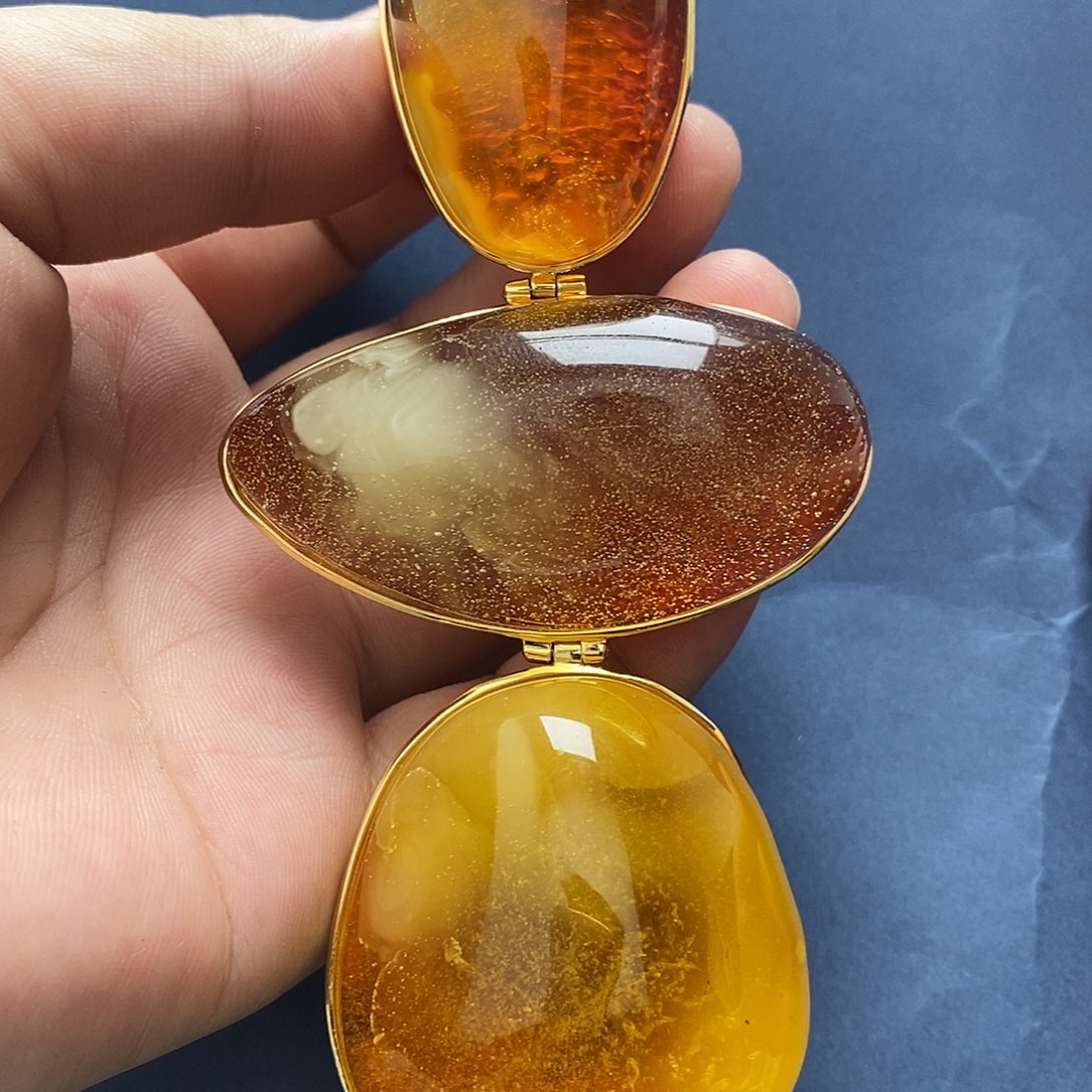 琥珀未镶嵌裸石吊坠