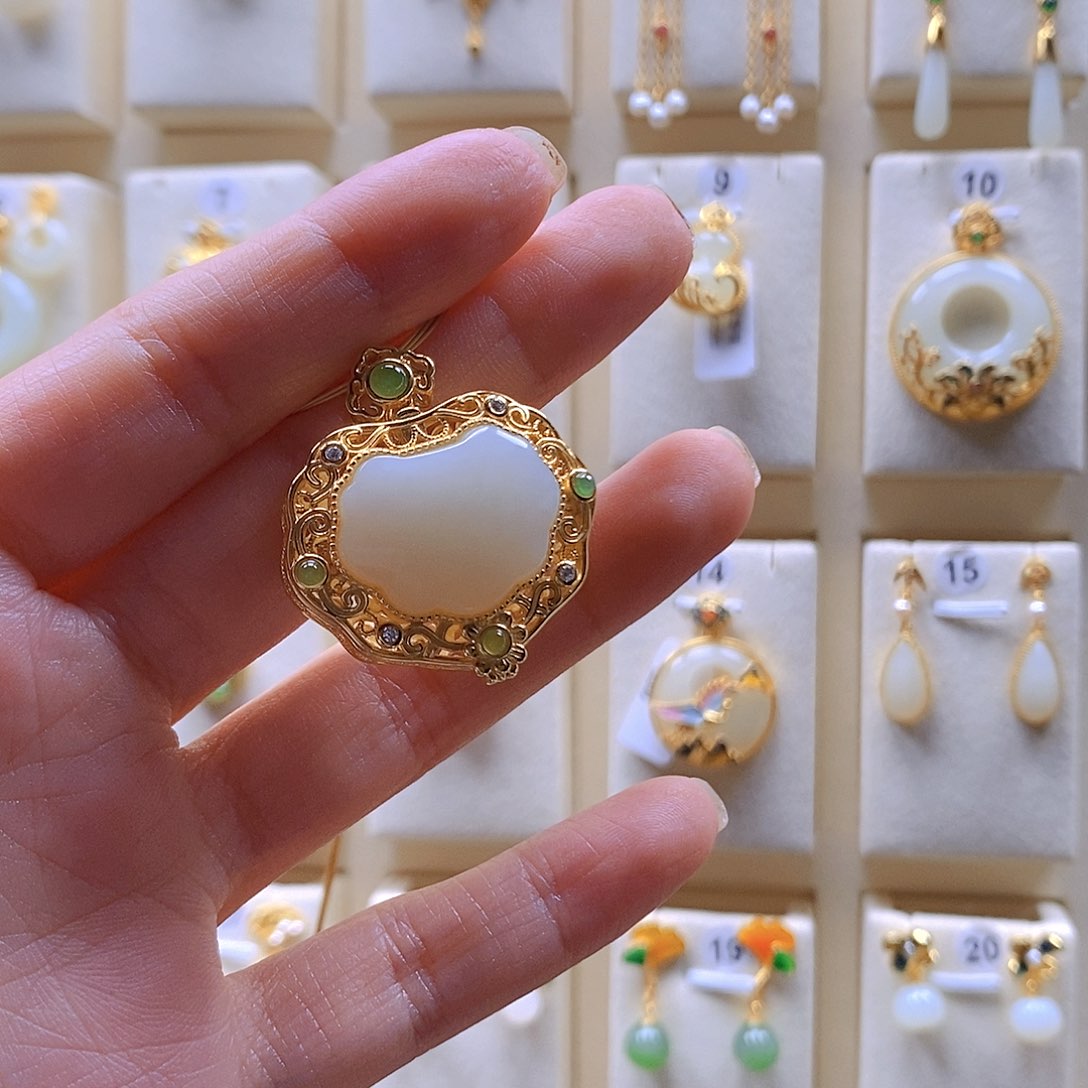 和田玉银S925镶嵌颈饰