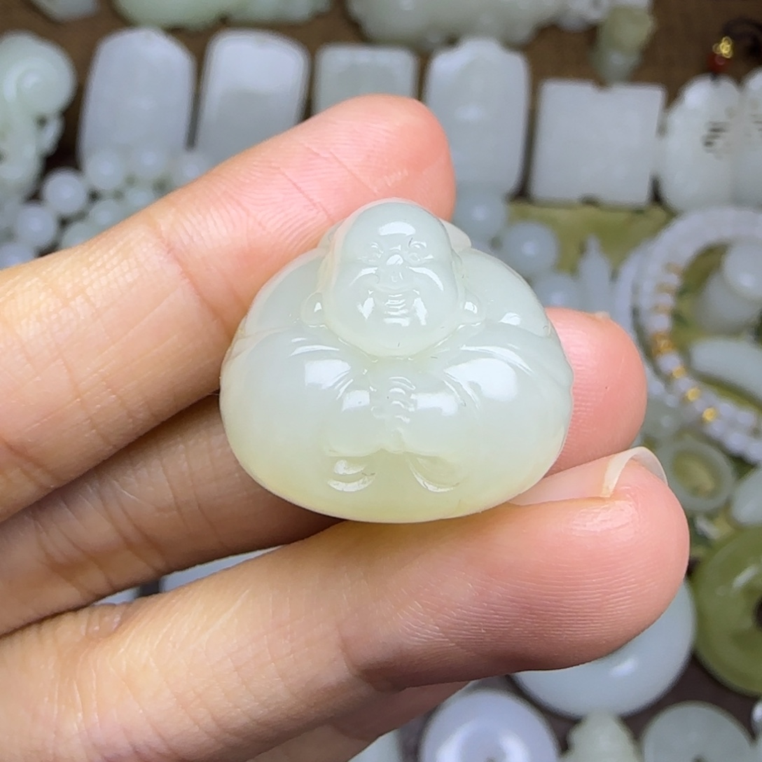 和田玉未镶嵌挂件抱抱佛