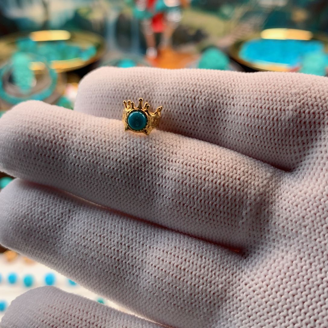 绿松石配饰18K金镶嵌