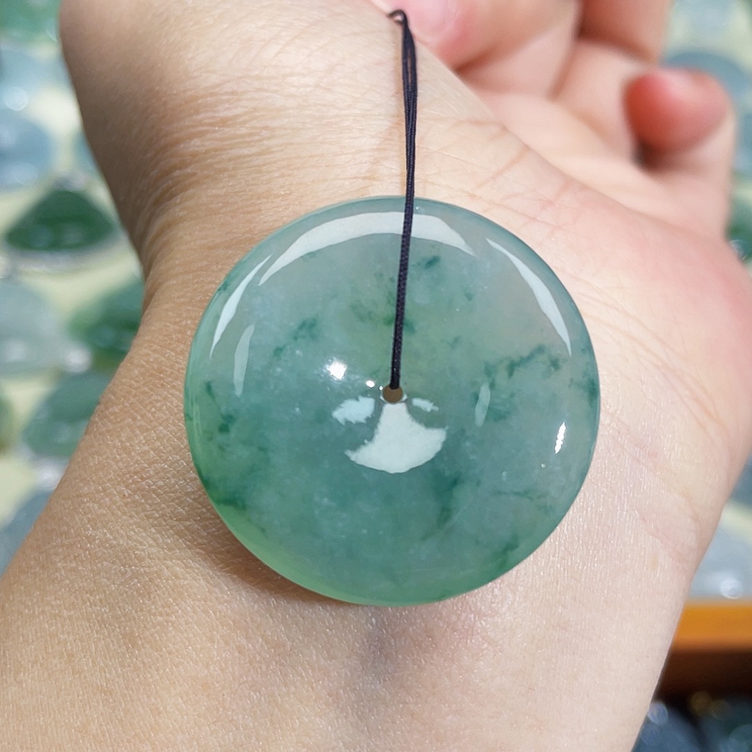翡翠未镶嵌颈饰吊坠