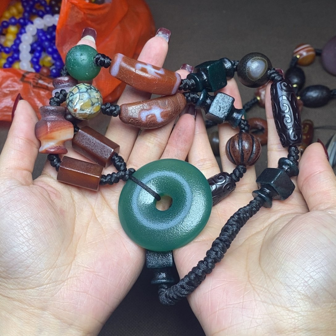 玛瑙/玉髓颈饰未镶嵌