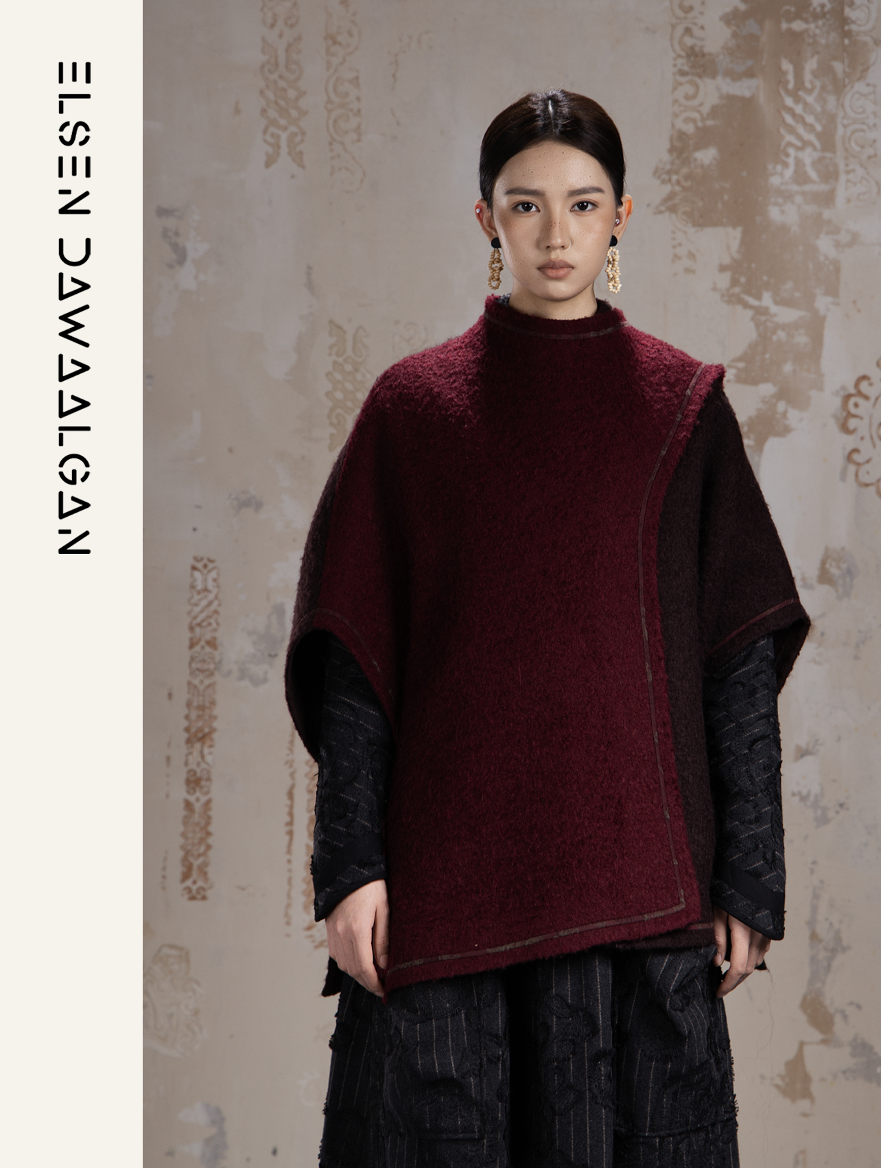 沙粒｜【朝圣之路】量感精织羊驼毛双面呢廓形民族气质披肩斗篷上衣