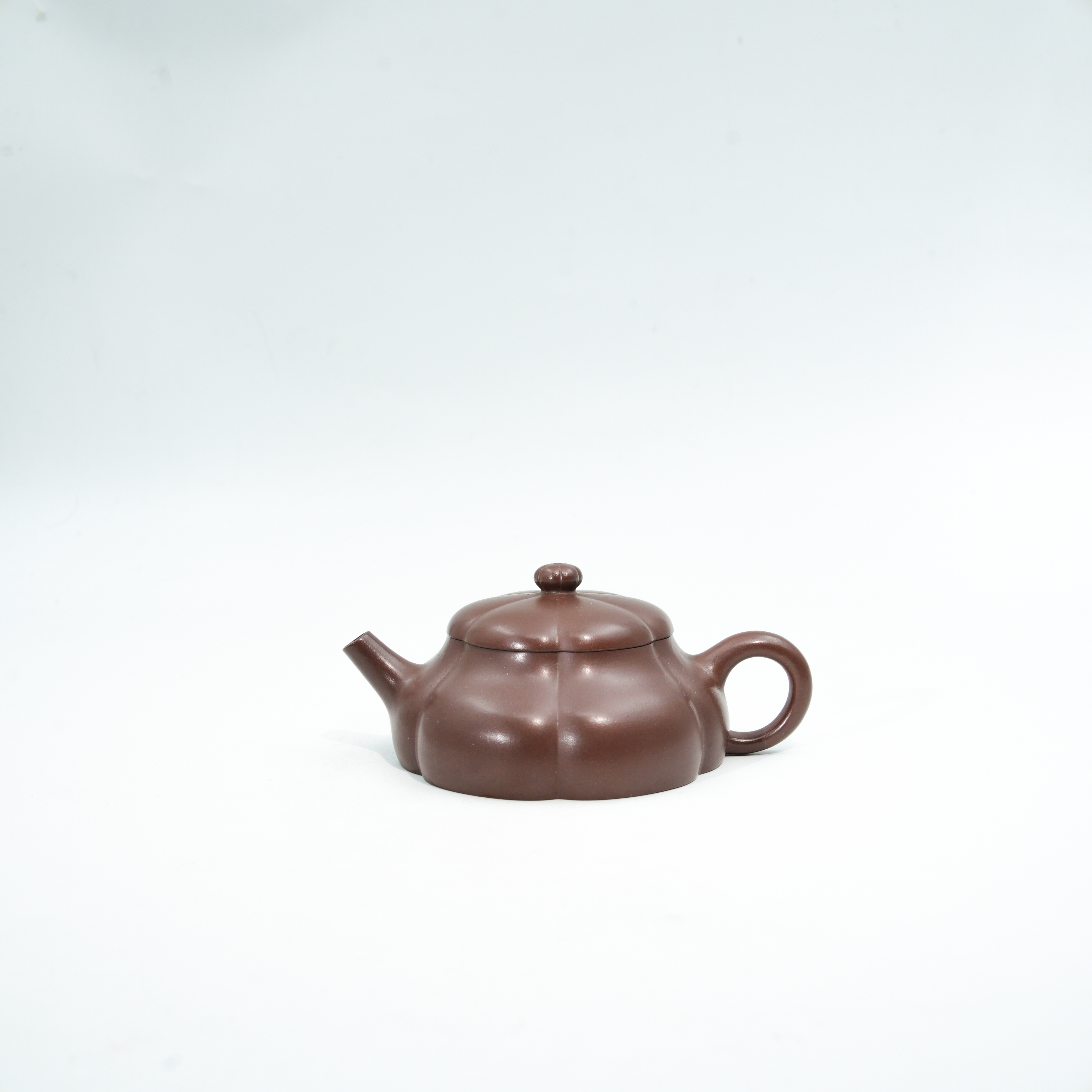 筋纹静乐,紫泥,200,CC,戴静波,高级工艺美术师,PLDJB251212004