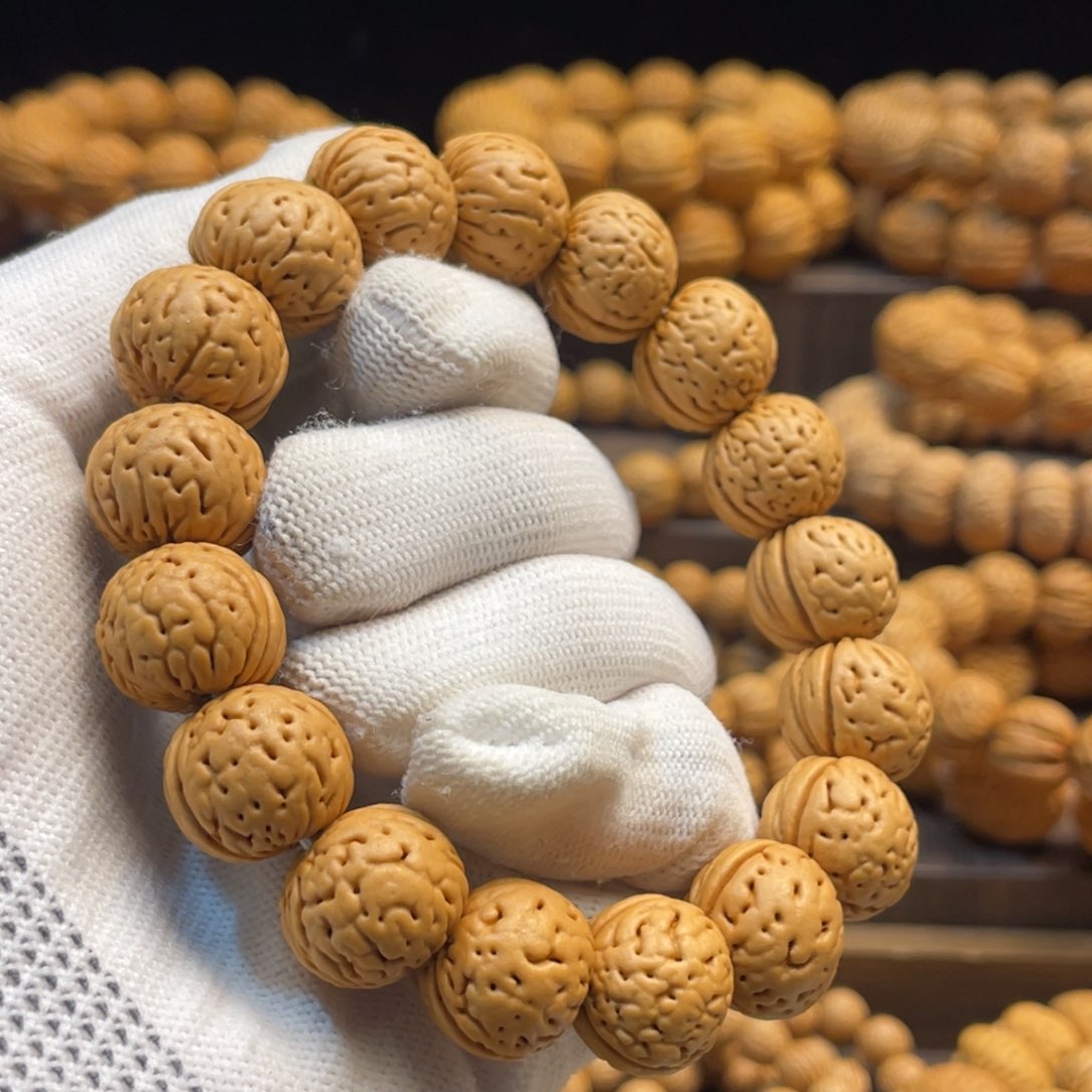 吊坠桃核随*金丹手串