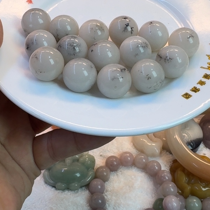 石英岩玉未镶嵌手镯