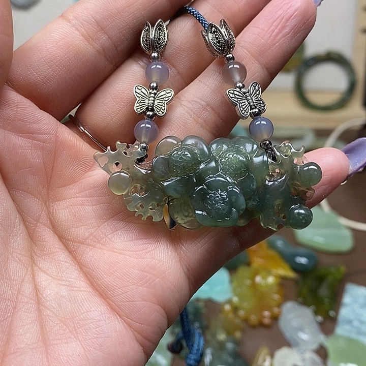 蛇纹石玉吊坠未镶嵌