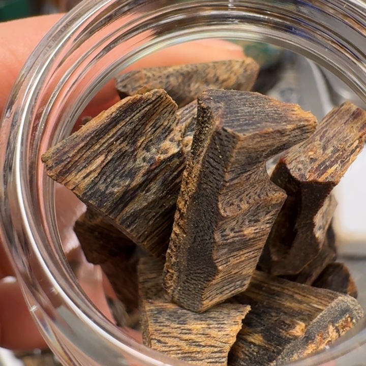 沉香碎屑沉香海南老棋楠高端牛肉干块料20k