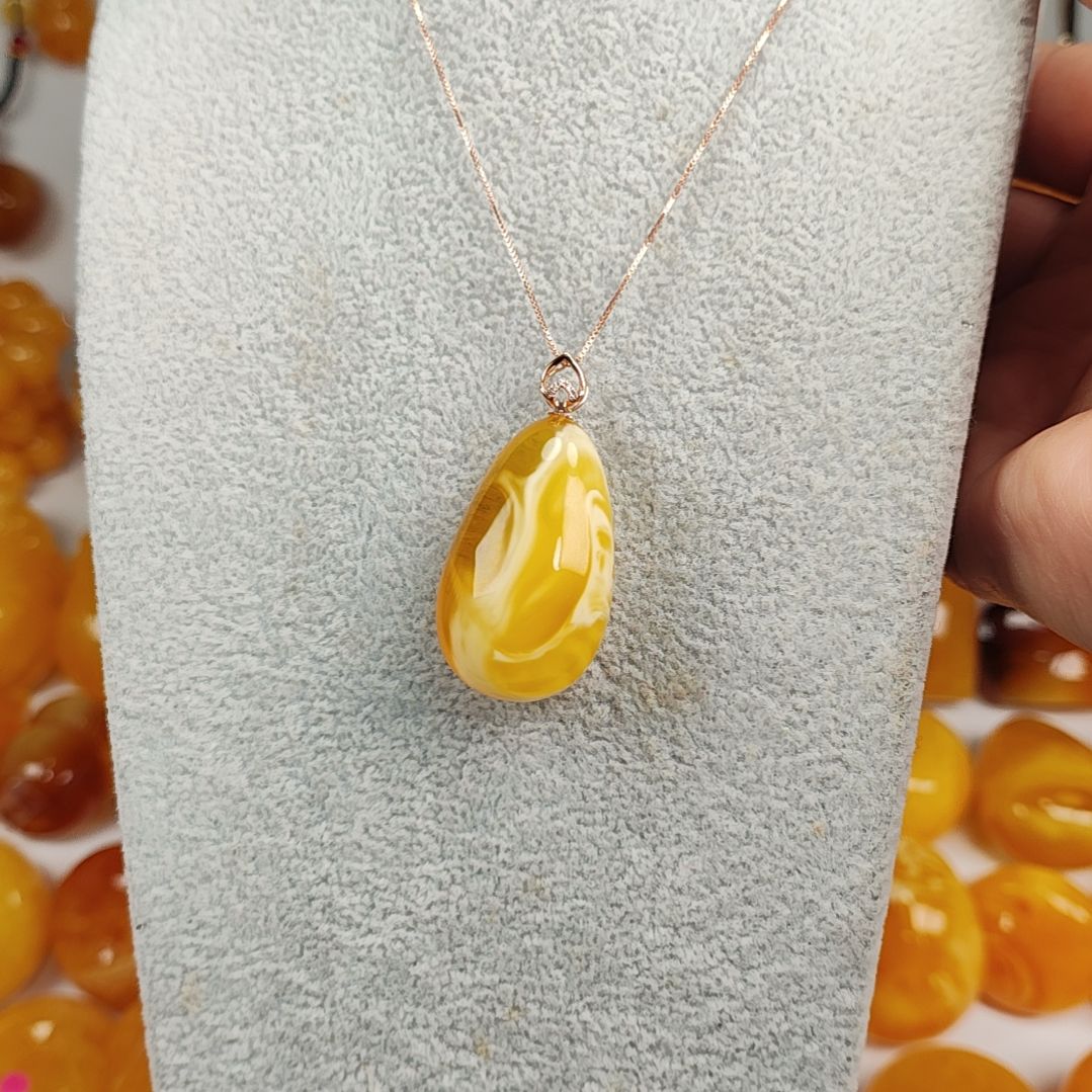 蜜蜡吊坠(赠链)18K金镶嵌