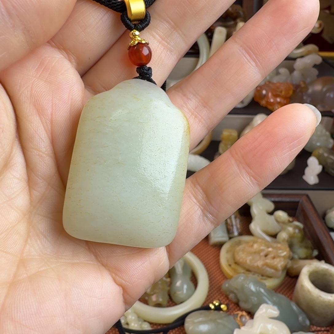 诚***诚和田玉未镶嵌颈饰